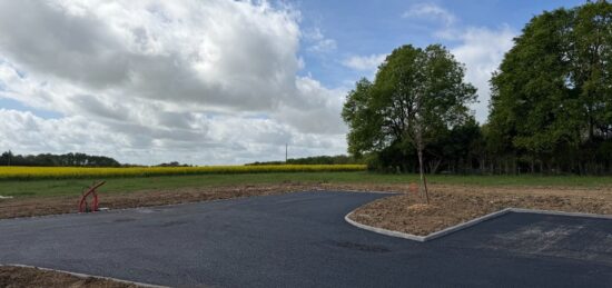 Terrain à bâtir à Beaumont-la-Ronce, Centre-Val de Loire